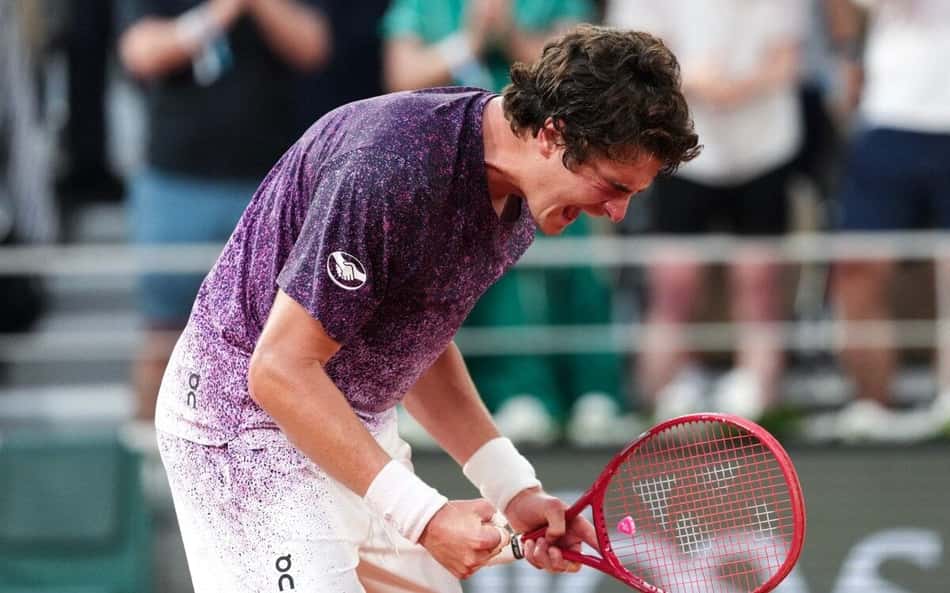 Veja os lances da histórica virada de João Fonseca sobre Djokovic em Roland Garros