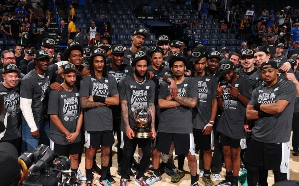 San Antonio Spurs e New York Knicks chegam à final e ampliam recorde na NBA
