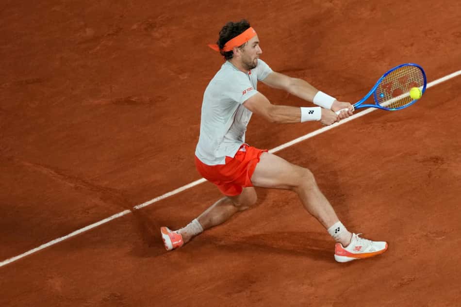 Casper Ruud na partida contra o brasileiro João Fonseca (Foto: Dimitar DILKOFF / AFP)
