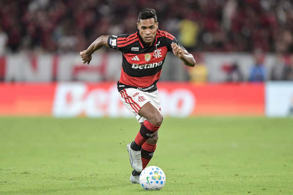 Alex Sandro jogador do Flamengo durante partida contra o Palmeiras no estadio Maracana pelo campeonato Brasileiro A 2026. 