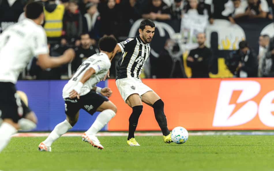 Alonso vê Atlético melhor e elogia desempenho, mas aponta problema na derrota para o Corinthians