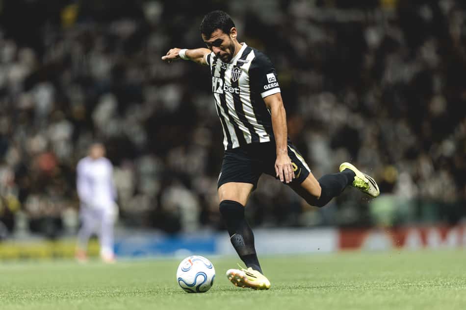 Alonso pelo Atlético contra o Puerto Cabello (Foto: Pedro Souza / Atlético)