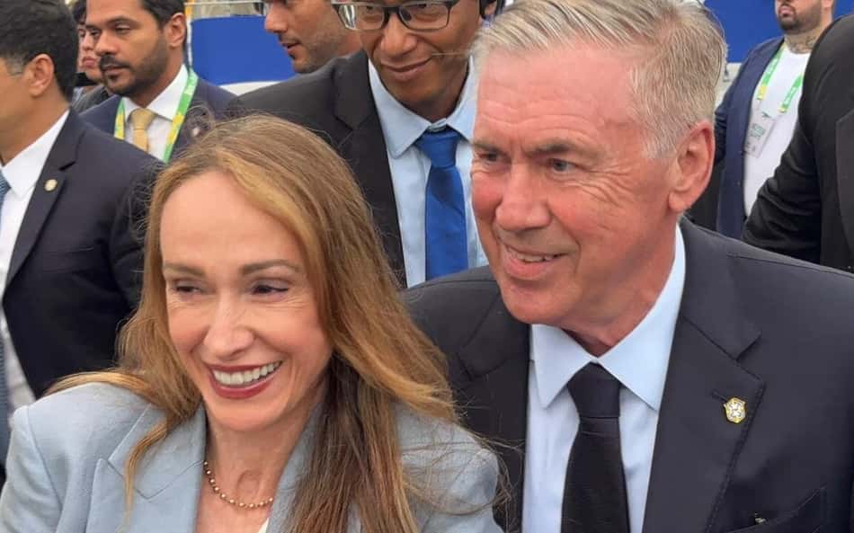 Ancelotti chega ao Museu do Amanhã acompanhado da esposa (Foto: Fernanda Gondim / Lance!)