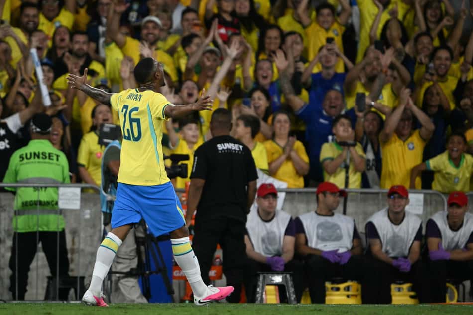Aos 19 anos, Rayan marca seu primeiro gol com a camisa da Seleção Brasileira