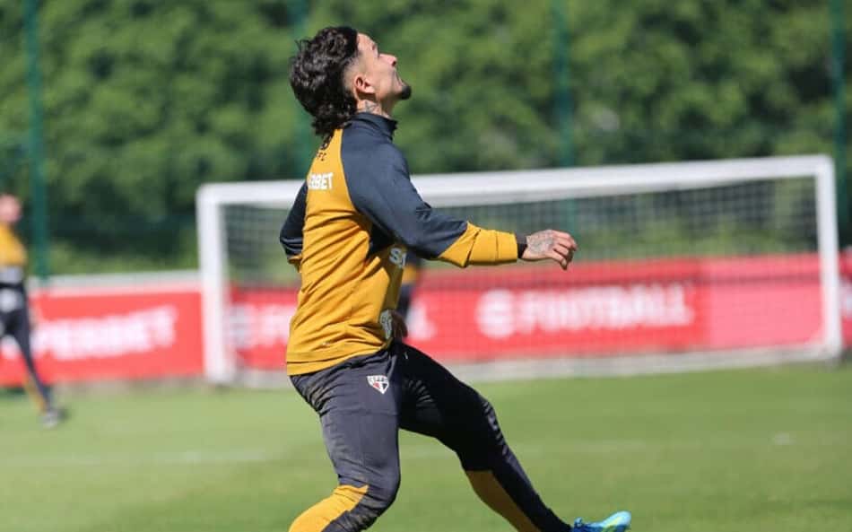 São Paulo encerra preparação para jogo contra o Juventude; veja provável escalação