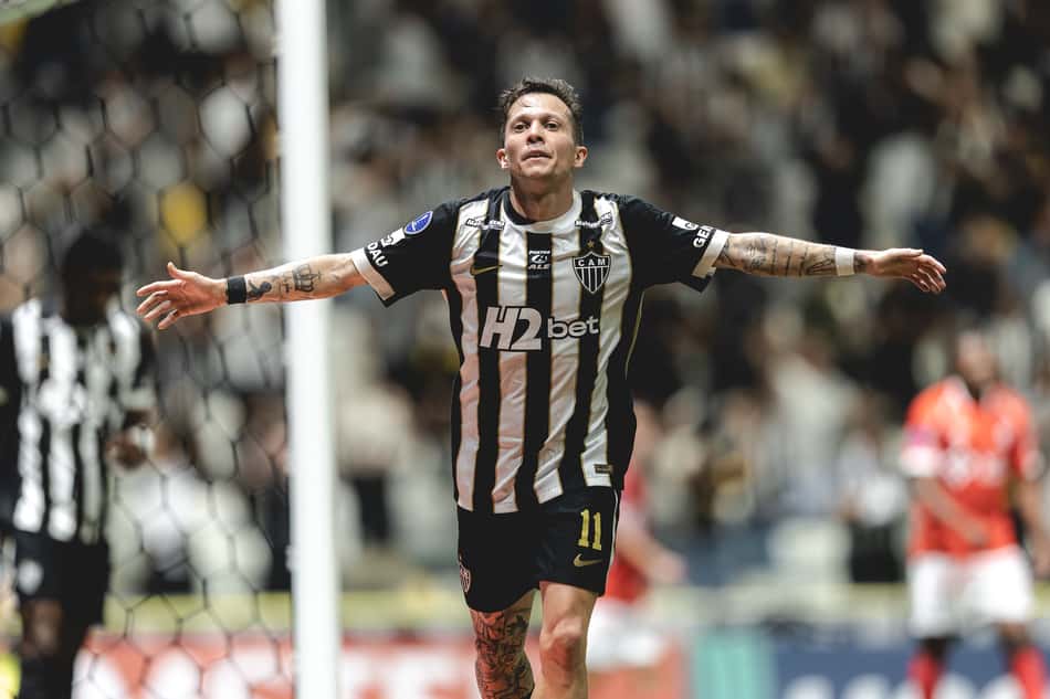 Bernard vira para o Atlético-MG contra o Remo (Foto: Pedro Souza / Atlético)