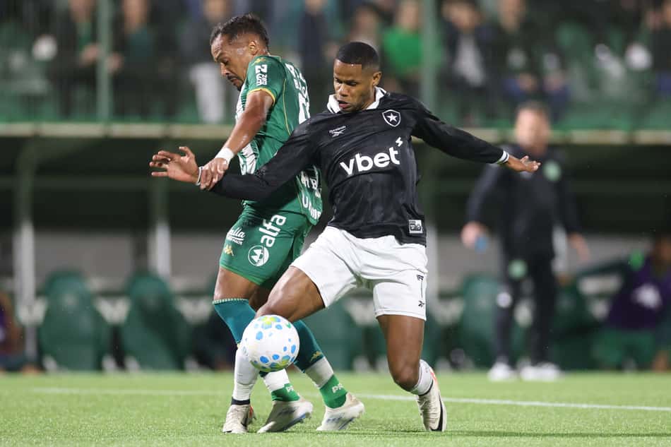 Botafogo perde para a Chapecoense por 2 a 0 e dá adeus a Copa do Brasil