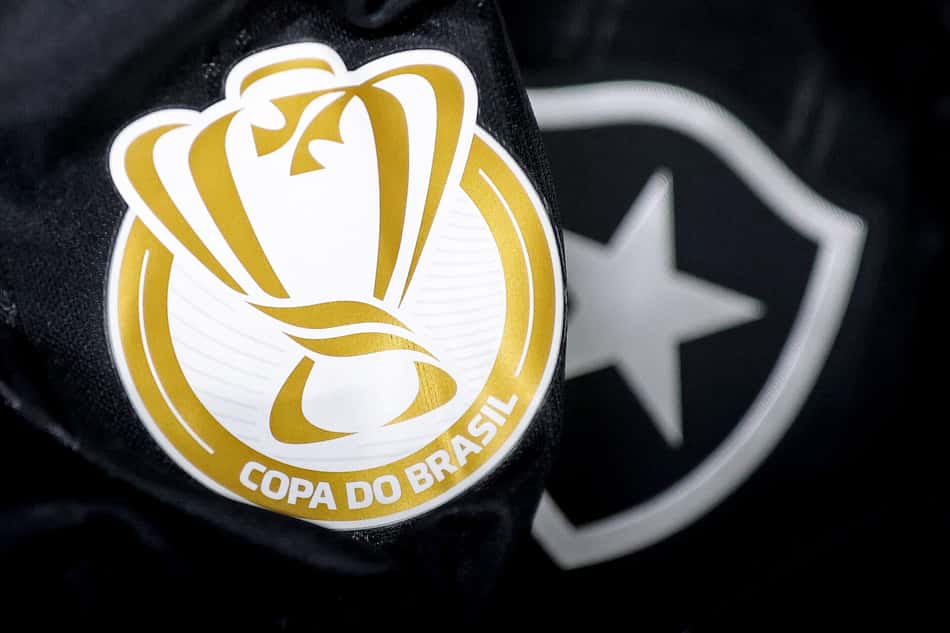 Botafogo perde para a Chapecoense por 2 a 0 e dá adeus a Copa do Brasil
