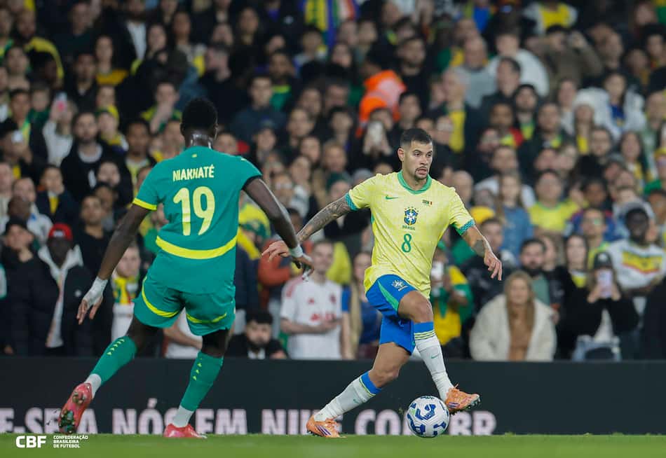 Bruno Guimarães em ação na Seleção Brasileira