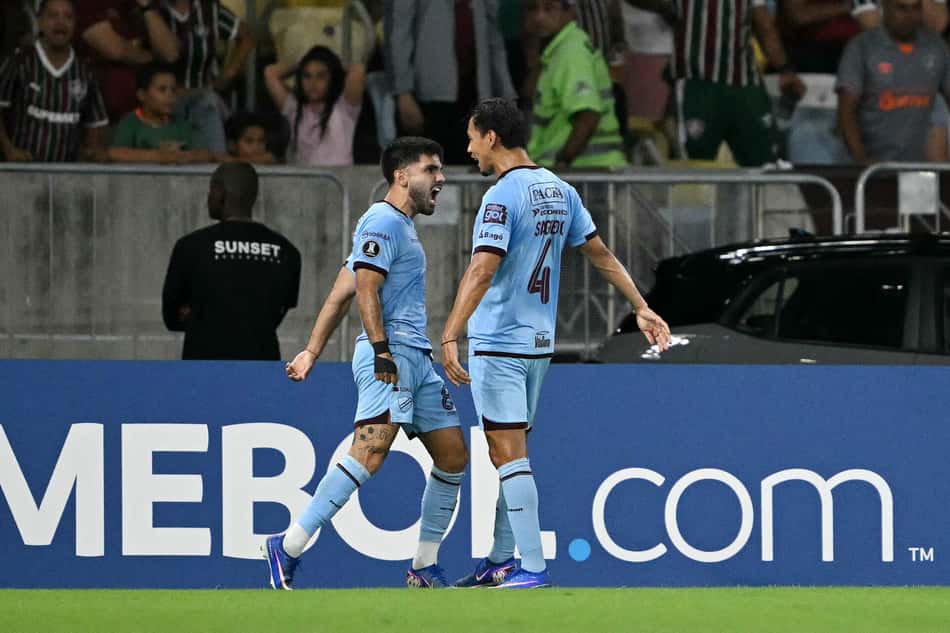 Jogadores do Bolívar comemoram no Maracanã