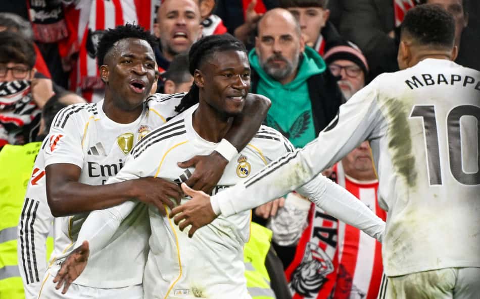 Camavinga e Vini Jr comemorando o gol marcado entre Real Madrid e Athletic Bilbao (Foto: Ander Gillenea/AFP)
