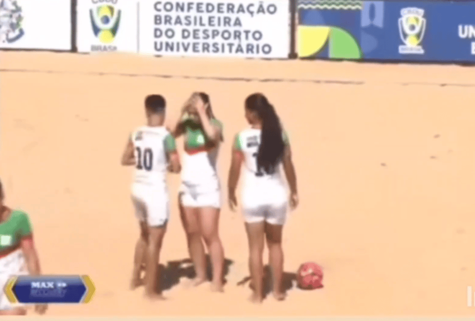 Carina Rocha é alvo de homofobia e misoginia no JUBs Praia (Foto: Reprodução/CBDU)