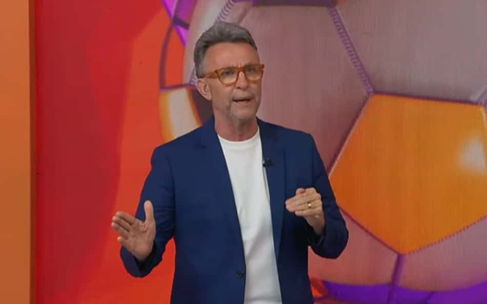 Neto durante transmissão do programa de TV