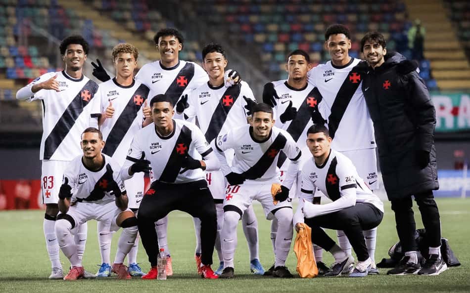 Renato mantém planos do Vasco e leva jovens da base a duelo contra o Olimpia
