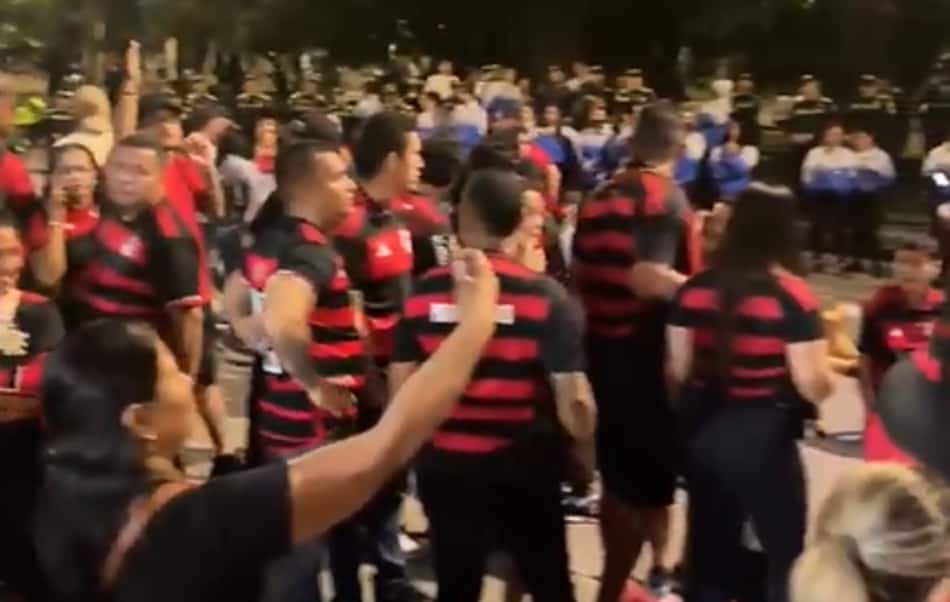 Torcida do Flamengo no jogo contra o Independiente Medellín (Foto: Reprodução)