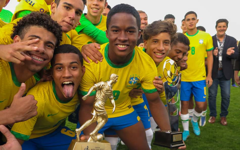 Elenco de Ancelotti tem 85% dos atletas com passagem pela base da Seleção