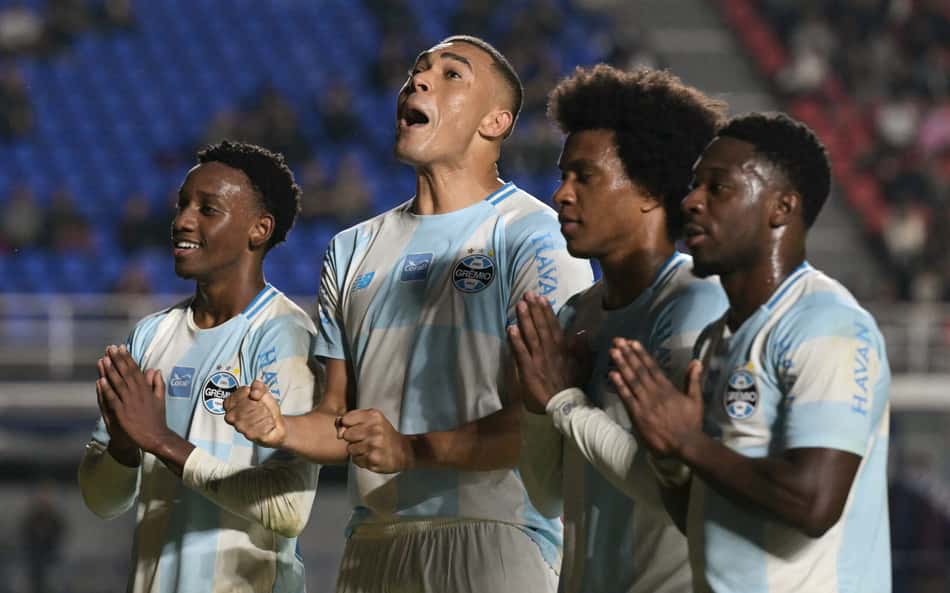 Veja gols em Deportivo Riestra x Grêmio: Carlos Vinícius, Amuzu e Braithwaite marcam