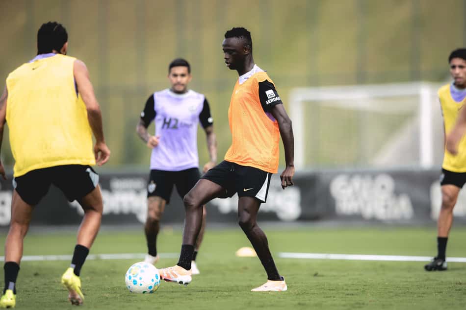 Cissé treinamento na cidade do galo Foto: Pedro Souza / Atlético)