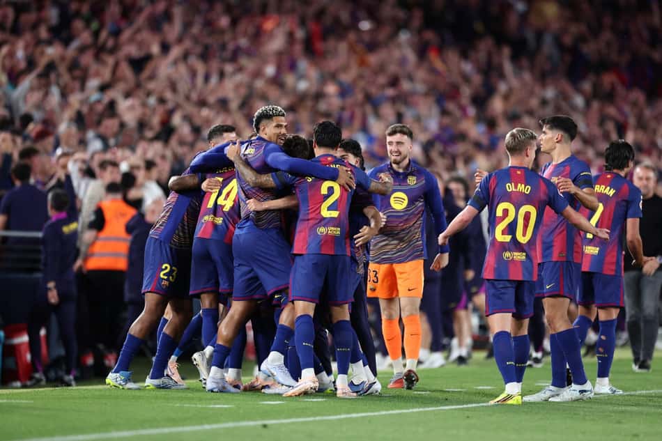 Jogadores do Barcelona comemoram gol contra o Real Madrid. (Foto: Josep Lago/AFP)