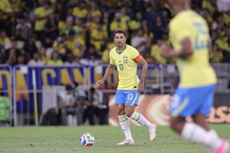 Danilo entrou no segundo tempo do jogo da Seleção Brasileira contra o Panamá no Maracanã