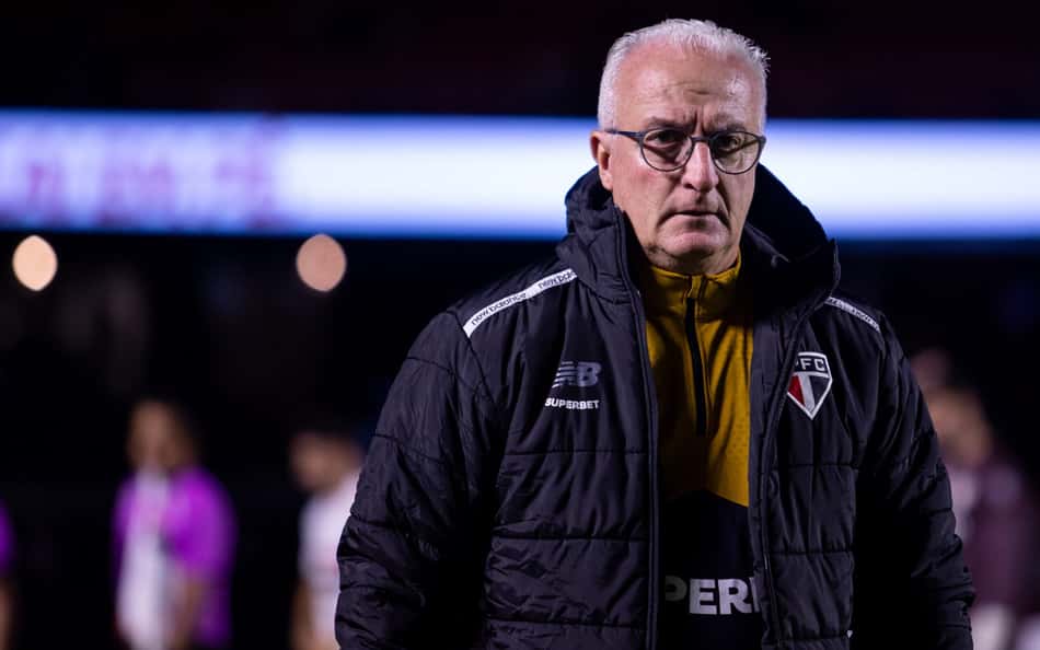 Torcedores do São Paulo mandam recado a Dorival Jr após empate