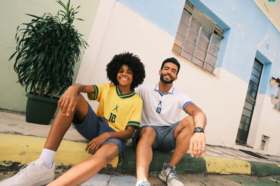 Athleta e Pelé lançam coleção inédita inspirada para a Copa do Mundo