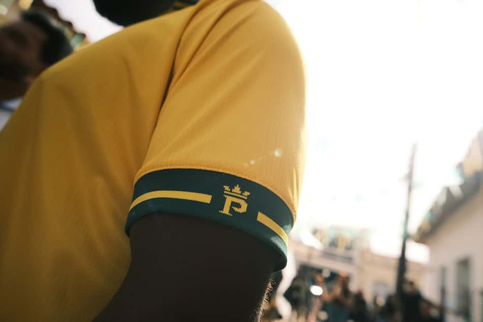 Athleta e Pelé lançam coleção inédita inspirada para a Copa do Mundo