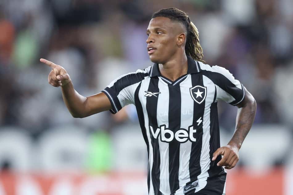 Danilo comemora gol pelo Botafogo