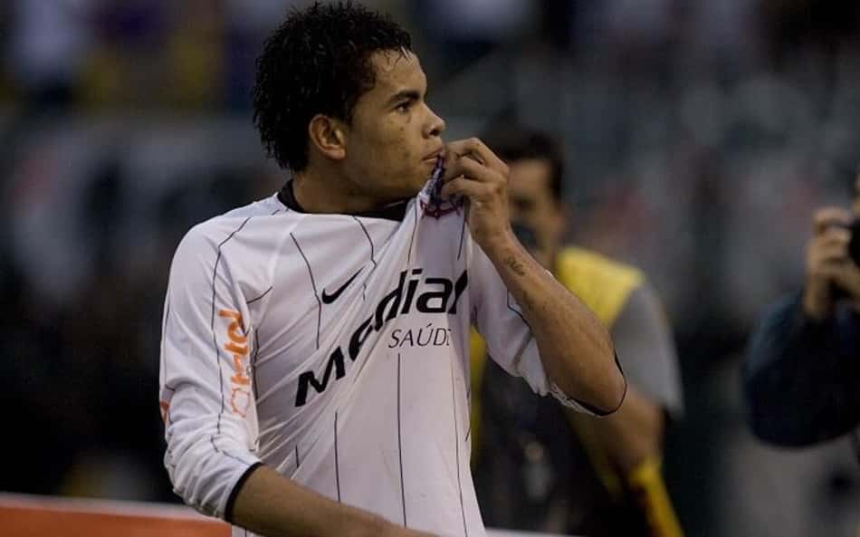 Corinthians 2 x 0 Atlético-MG no Brasileirão 2009; Dentinho e Boquita decidem no Pacaembu