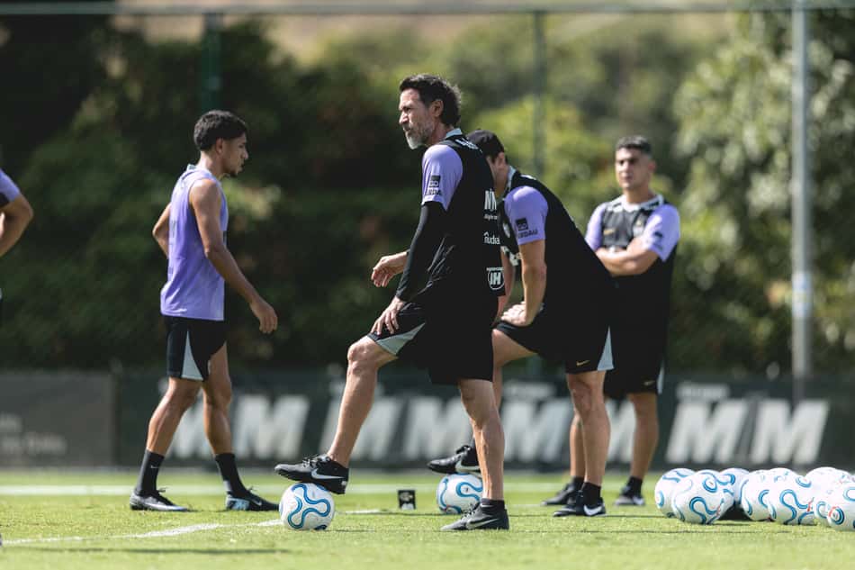 Domínguez treinamento cidade do galo (Foto: Pedro Souza / Atlético)