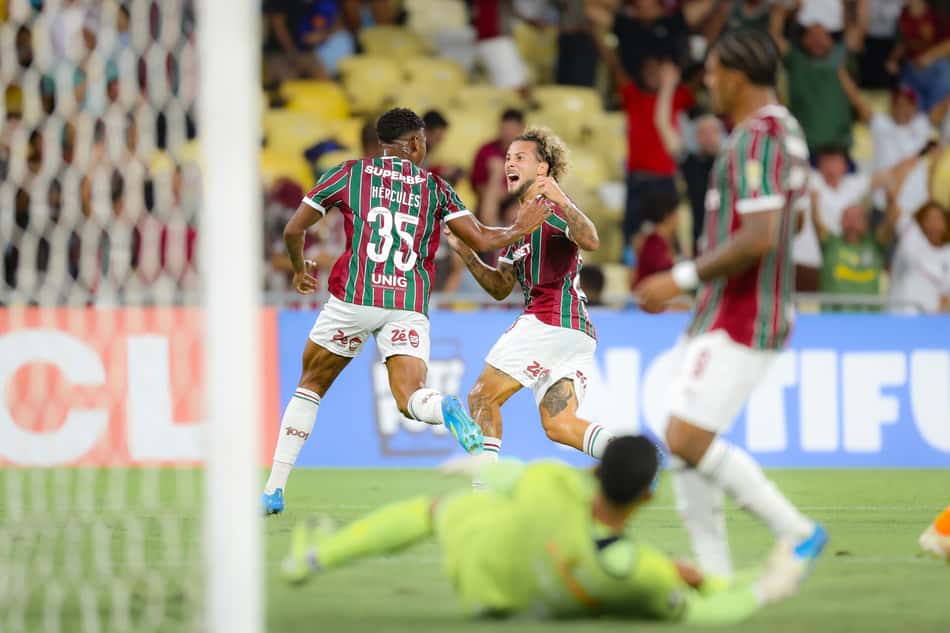 Hércules e Guga comemorando gol do Fluminense na Libertadores