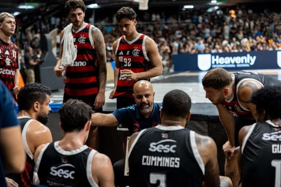 Flamengo em pedido técnico no jogo 5 contra o Brasília (Foto: Matheus Maranhão / CAIXA Brasília)