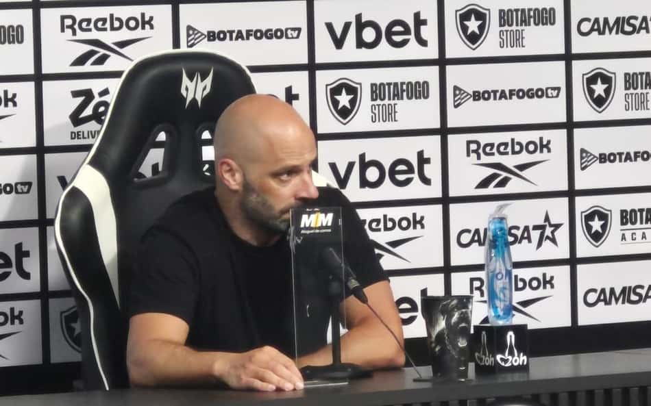 Técnico do Botafogo valoriza ponto fora de casa: 'Estivemos sempre em busca do empate'