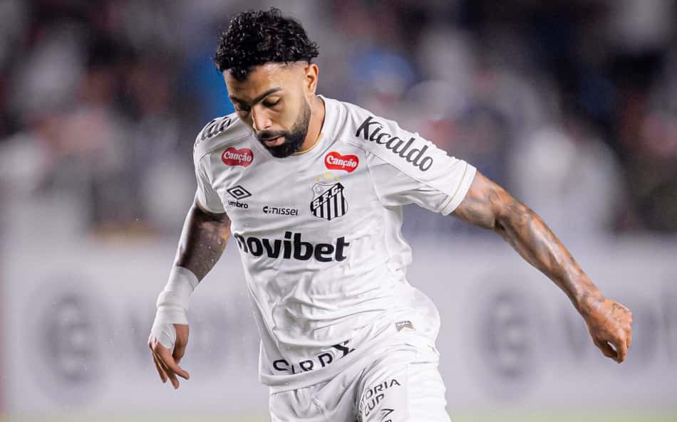 Gabigol aumenta lista de expulsos por segurar as partes íntimas; relembre