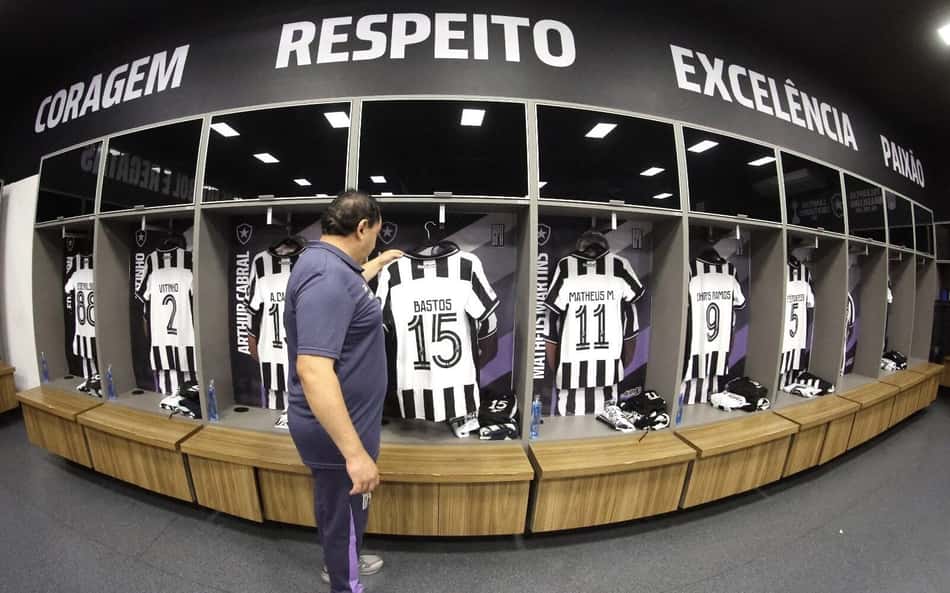Quais jogadores estão no departamento médico do Botafogo?