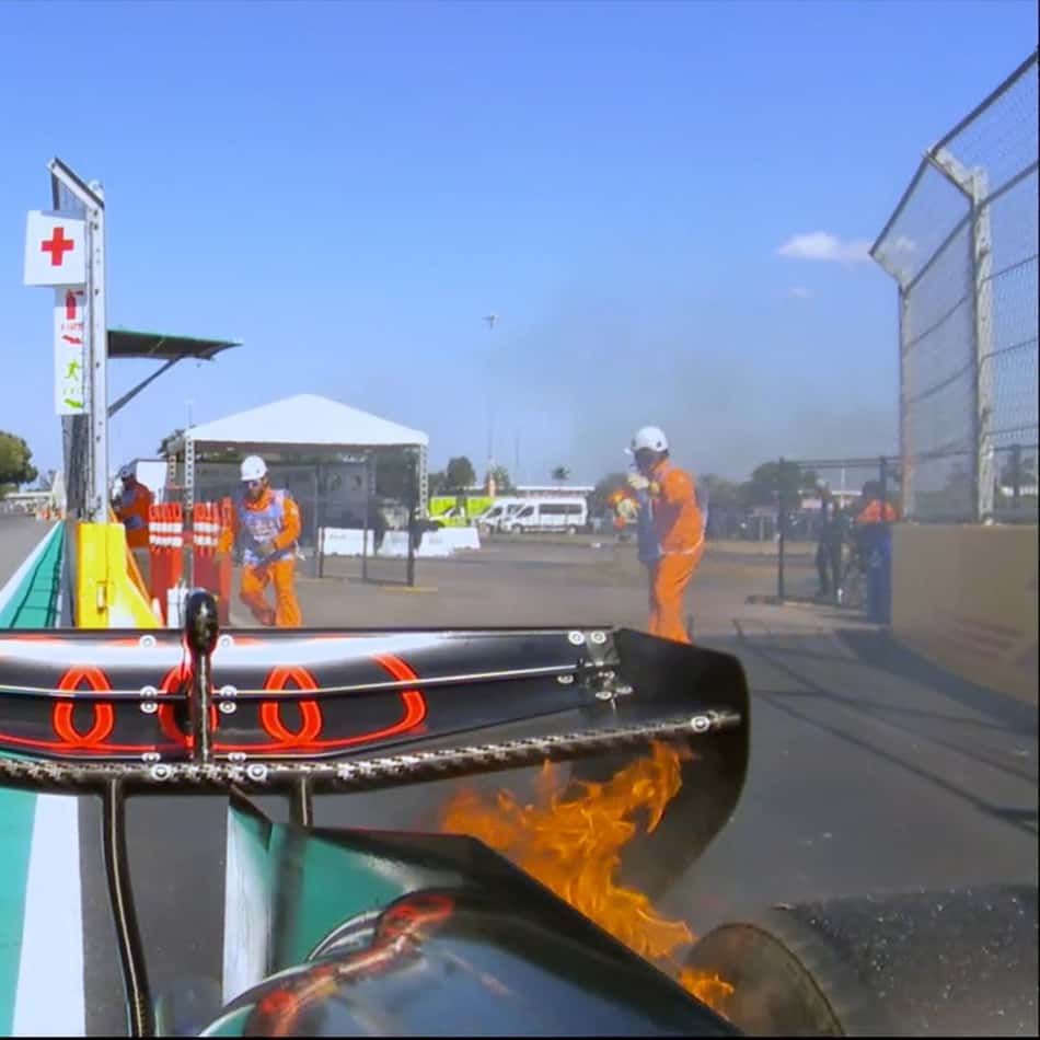 Bortoleto abandonou a classificação após ter apenas uma volta a fazer (Foto: Reprodução/Formula 1)