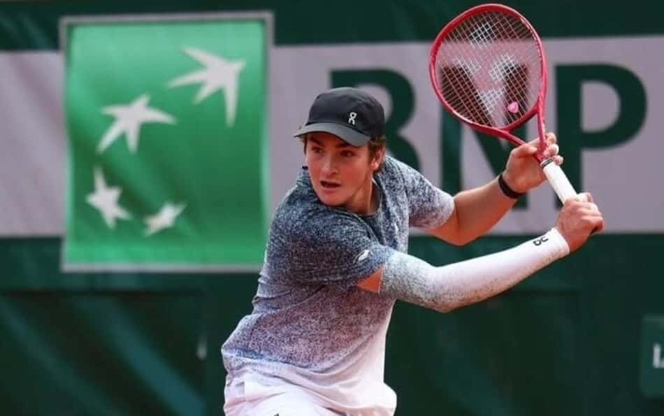 João Fonseca 'destrói' bandeiras azuis, vermelhas e brancas em Roland Garros; entenda