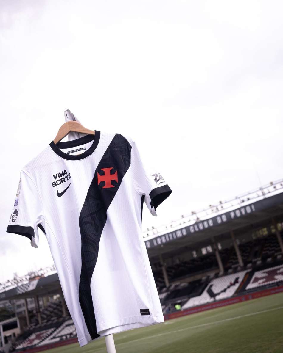 Camisa do Vasco em São Januário (Foto: Matheus Lima/Vasco)
