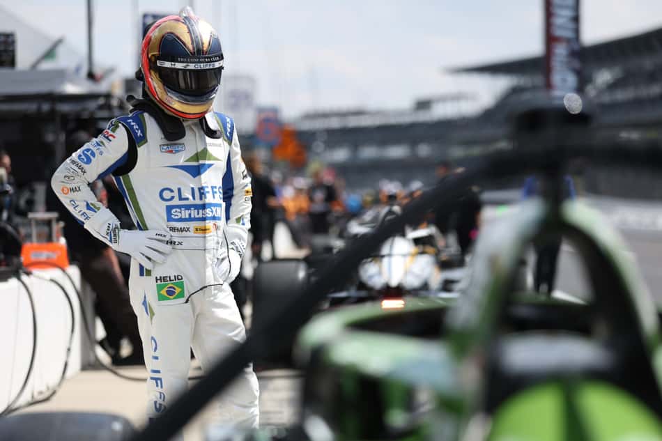 Helio Castroneves nos preparativos para a corrida em Indianapolis 500