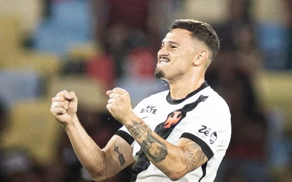 Herói do clássico, Hugo Moura se declara ao Vasco: 'Abriu as portas para mim'