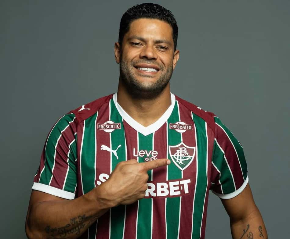 Hulk com a camisa do Fluminense (reprodução Fluminense)