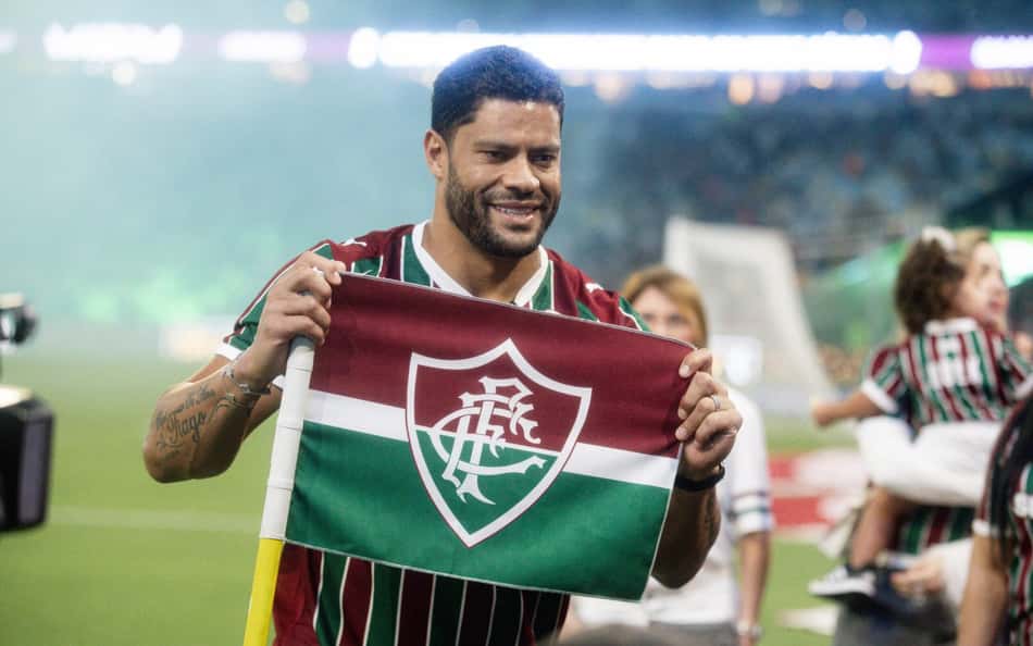 Atuação vista por Hulk levanta debate sobre ataque do Fluminense