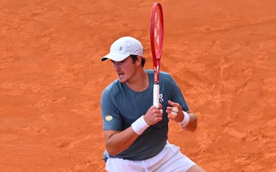 João Fonseca na vitória na estreia em Monte Carlo (Reprodução)