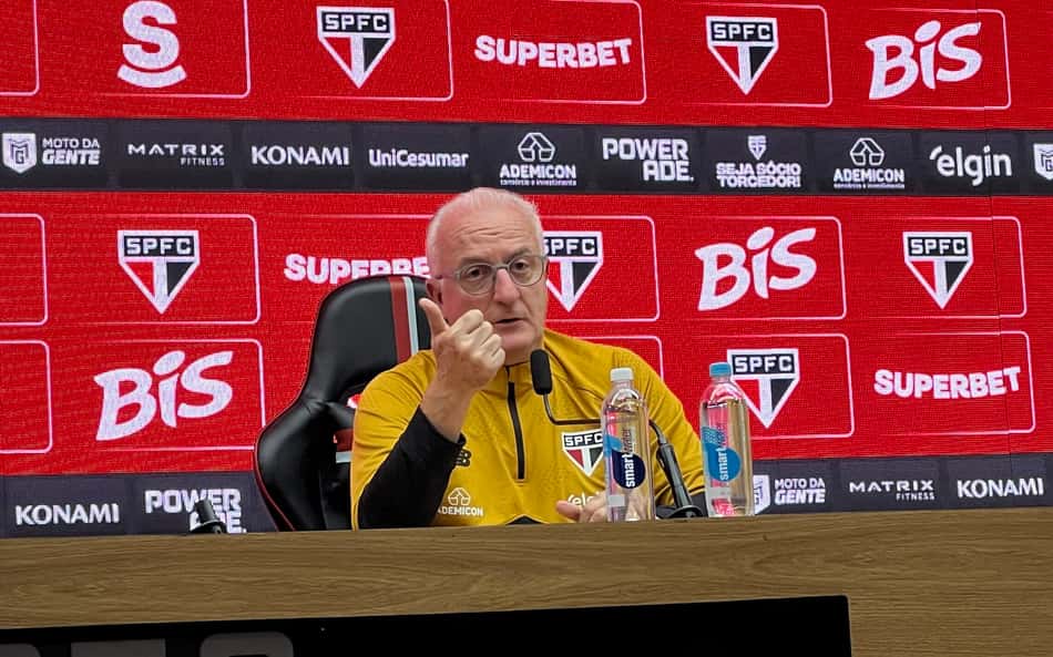 Dorival lamenta empate do São Paulo em casa e diz que 'instinto de proteção' atrapalhou