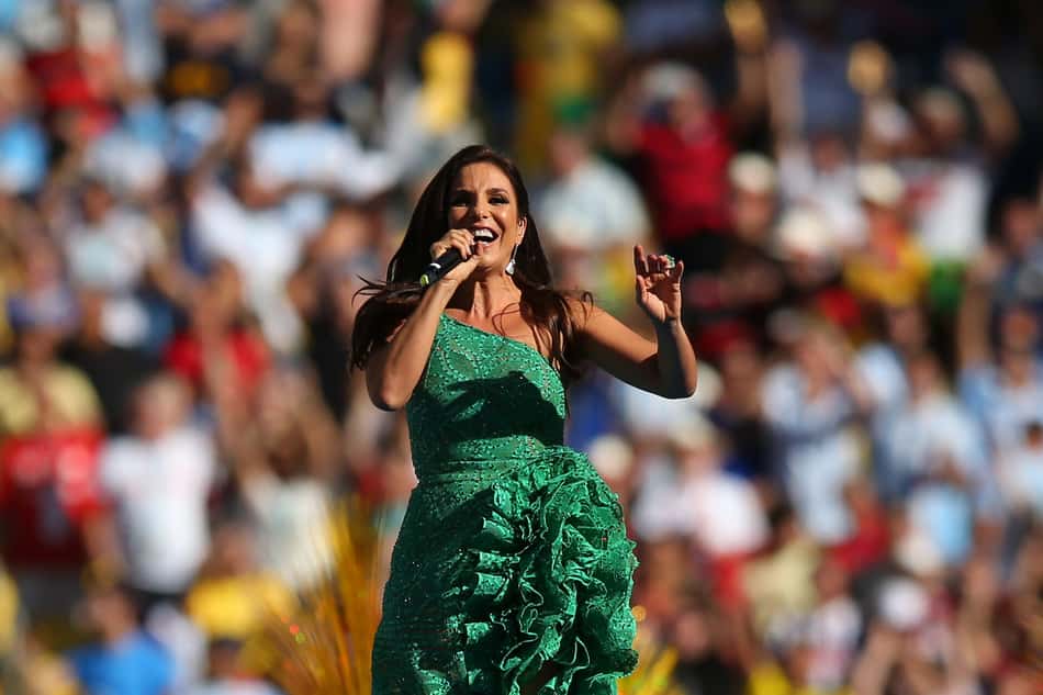 Ivete Sangalo em sua apresentação na final da Copa do Mundo de 2014 no Brasil