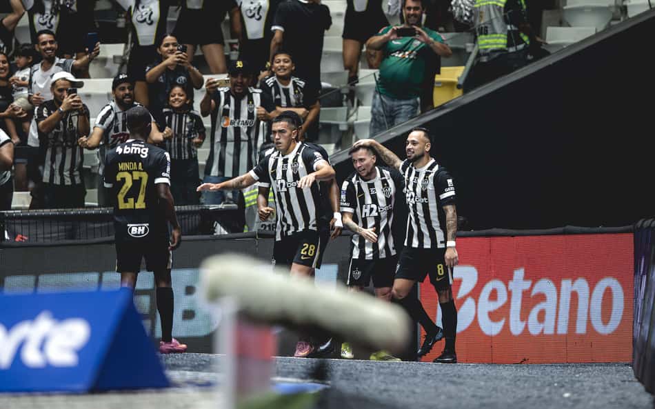 Jogadores comemorando gol em Atlético x Mirassol Foto: Pedro Souza / Atlético)