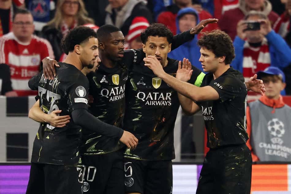 Jogadores do PSG comemoram gol de Dembélé sobre o Bayern, na semifinal da Champions League
