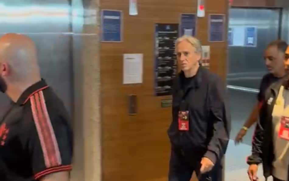 No Maracanã, Jorge Jesus comenta chance de voltar ao Flamengo
