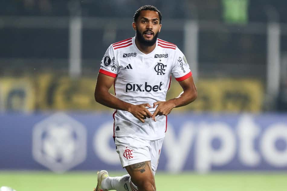 Juninho celebra gol do Flamengo sobre o Deportivo Tachira, pela Libertadores 2025