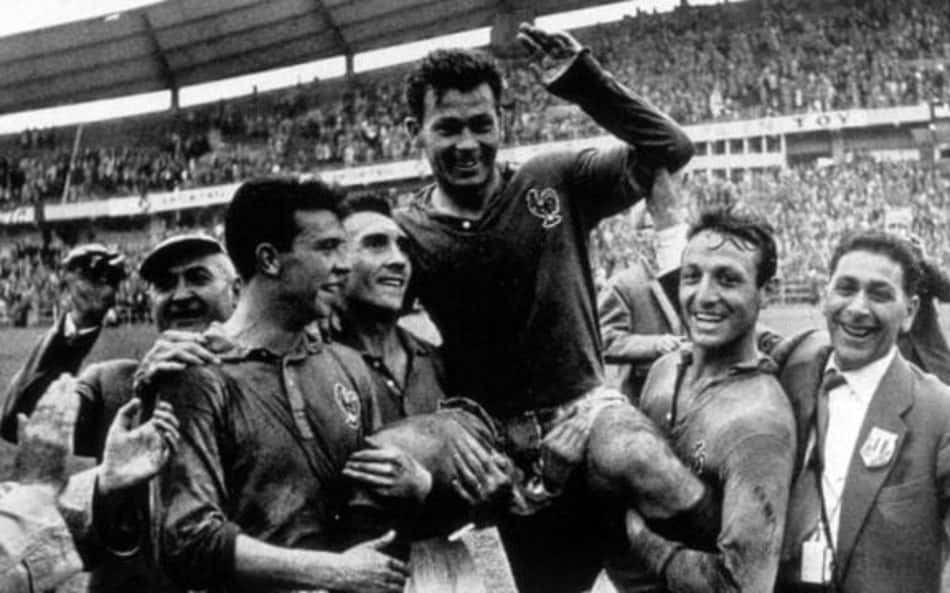 Recorde de gols em uma Copa do Mundo foi conseguido com chuteiras emprestadas
